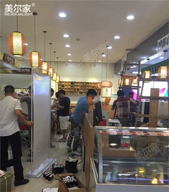 佛山百膳珍小吃店使用了美爾家藤藝燈